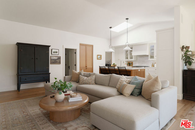 715 Circle Drive, Montecito CA: https://media.crmls.org/mediaz/d36f2538-5951-4a6c-a286-08778efec1cb.jpg