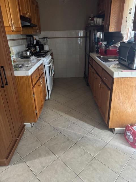 1216 San Antonio Drive, King City CA: https://media.crmls.org/mediaz/d36f430b-dfcb-4c51-b94c-609d6f73c030.jpg