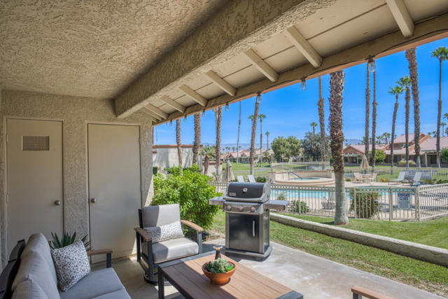 42740 Sand Dune Drive, Palm Desert CA: https://media.crmls.org/mediaz/d36fa594-1e50-4da6-9f7a-f437152c54b0.jpg