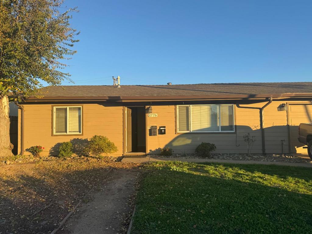 1776 Pescadero Drive