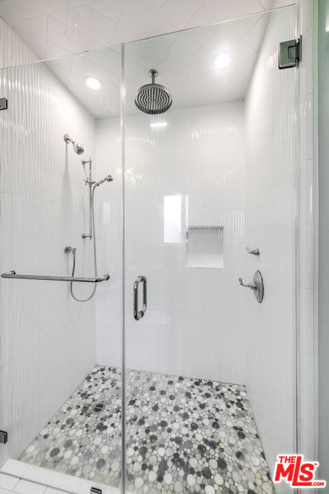 15361 Archwood Street, Van Nuys CA: https://media.crmls.org/mediaz/d370a39e-a1eb-48a2-a1f8-e776c1050883.jpg