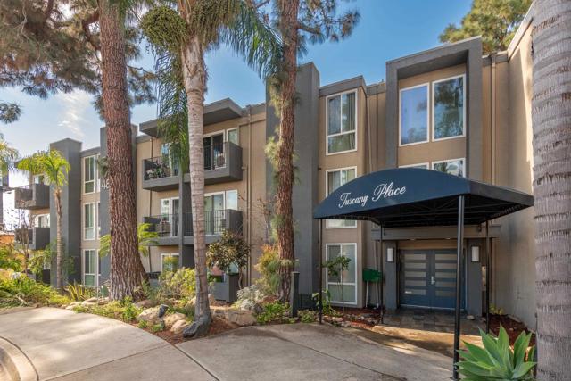 4860 Rolando Ct, San Diego CA: https://media.crmls.org/mediaz/d370de7c-7272-4a22-9cd1-cba62b3b92bb.jpg