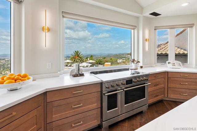 15484 Markar Rd, Poway CA: https://media.crmls.org/mediaz/d3719553-b434-4bc3-8894-51360957fa23.jpg