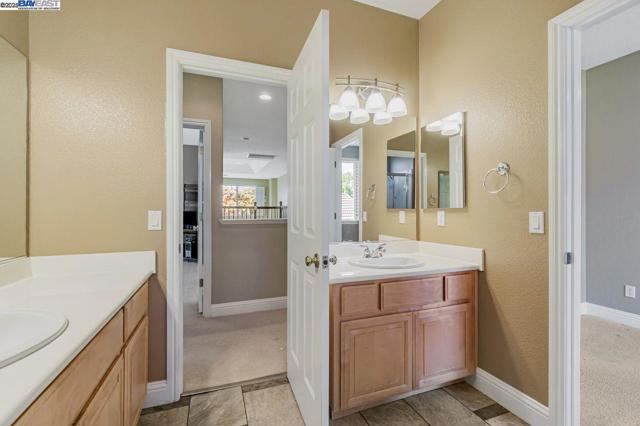 5391 Fernbank Dr, Concord CA: https://media.crmls.org/mediaz/d3719f0f-421f-4861-9b4f-63c6b285474e.jpg