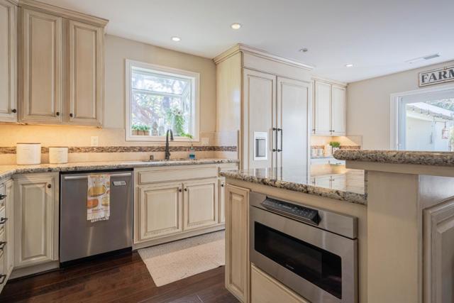 204 San Benancio Road, Salinas CA: https://media.crmls.org/mediaz/d3720018-aed2-4e43-9eec-18eb94d4bc3d.jpg