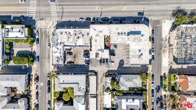 139 N Harper Avenue, Los Angeles CA: https://media.crmls.org/mediaz/d3720428-6bb8-4aab-833e-25ee44c179e1.jpg