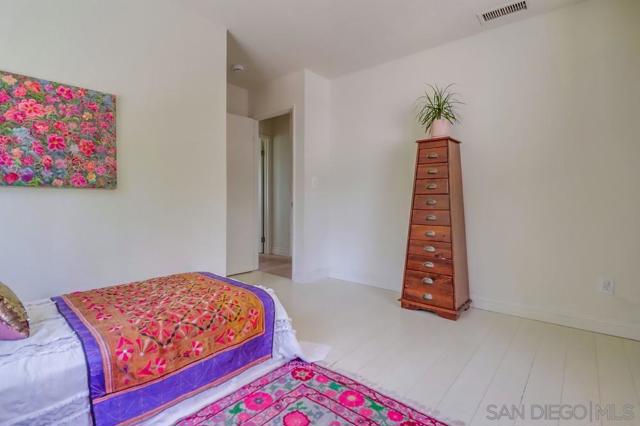 255 Highline Trl, El Cajon CA: https://media.crmls.org/mediaz/d373d0c9-7faf-4194-acf9-58235732505b.jpg
