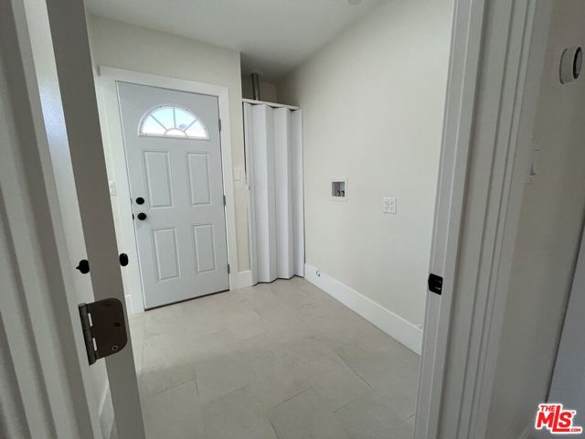 8640 Baring Cross Street, Los Angeles CA: https://media.crmls.org/mediaz/d373ec31-9eb3-4322-bcc9-6fd586881a39.jpg
