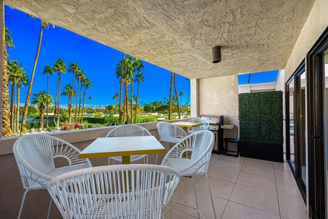 2696 S Sierra Madre, Palm Springs CA: https://media.crmls.org/mediaz/d3749517-76d5-486a-85c0-53b24a1fe130.jpg