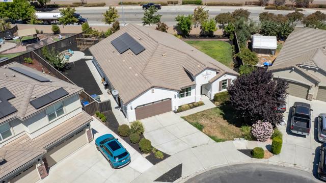 917 Talaria Ct, Oakley CA: https://media.crmls.org/mediaz/d3750d93-4ae7-40d2-a838-9a73cd5bd3c0.jpg