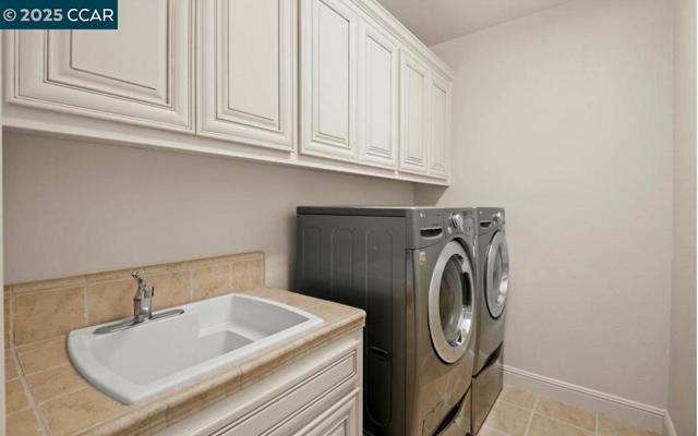 130 Arundel Dr, Hayward CA: https://media.crmls.org/mediaz/d37518f2-0bde-4f0e-9f86-bca4e22b5775.jpg