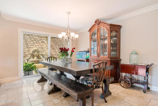 3578 Claridge Court, Simi Valley CA: https://media.crmls.org/mediaz/d375f202-eef3-4a6c-95f3-54e7b96d57c3.jpg