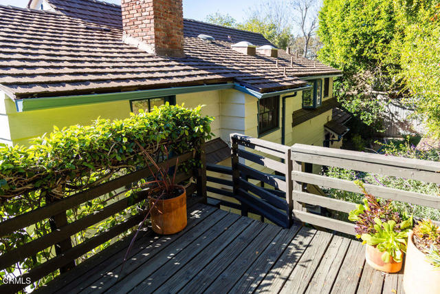 Detail Gallery Image 17 of 24 For 4053 Cromwell Ave, Los Angeles,  CA 90027 - 3 Beds | 3 Baths