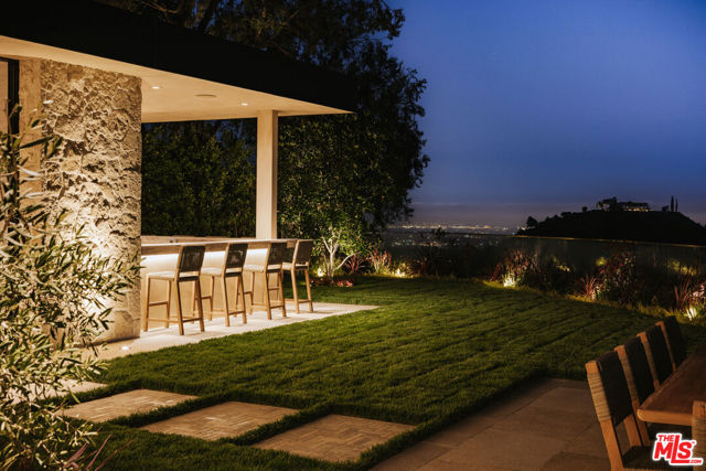13674 Bayliss Road, Los Angeles CA: https://media.crmls.org/mediaz/d3765b10-c1de-43ff-b546-c6416789a308.jpg