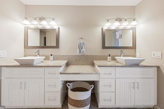 701 Fino Glen, Escondido CA: https://media.crmls.org/mediaz/d37786a9-db57-478e-bc8c-7c25b60355a3.jpg