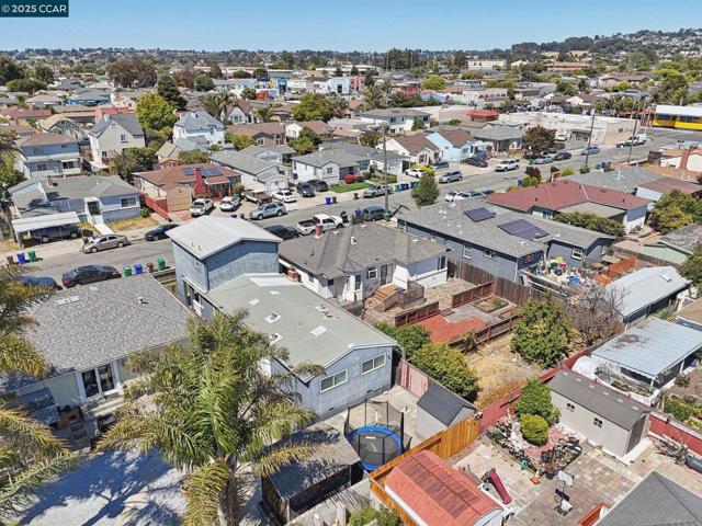 2110 Hellings Avenue, Richmond CA: https://media.crmls.org/mediaz/d377cffe-a87d-4a4f-88ff-f61eede8f1ba.jpg