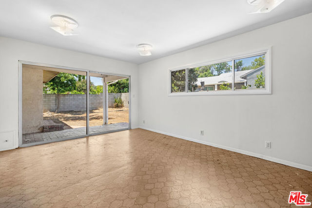 16723 Tribune Street photo 7