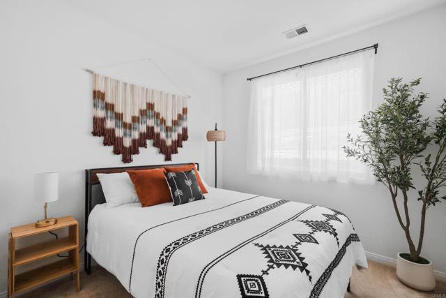 1111 Amelia Place, Escondido CA: https://media.crmls.org/mediaz/d378fbb8-bed2-423d-af79-0e14dbae021a.jpg