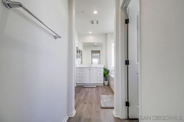 1225 Camino Avalon, Chula Vista CA: https://media.crmls.org/mediaz/d3791b1b-8df9-4182-8f33-86606590830e.jpg