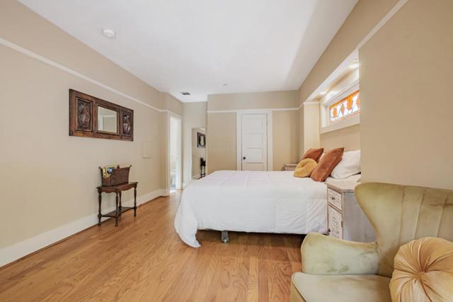 712 California Street, Santa Cruz CA: https://media.crmls.org/mediaz/d3793a7a-7b0f-4a28-8f42-d6177b4d58b6.jpg