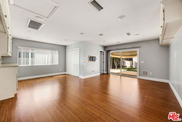 15217 Hartsook Street photo 24