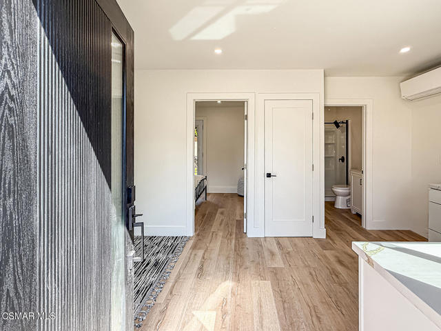 7530 Gaviota Avenue, Lake Balboa CA: https://media.crmls.org/mediaz/d3798003-df3e-4a78-8946-aca429f739e0.jpg