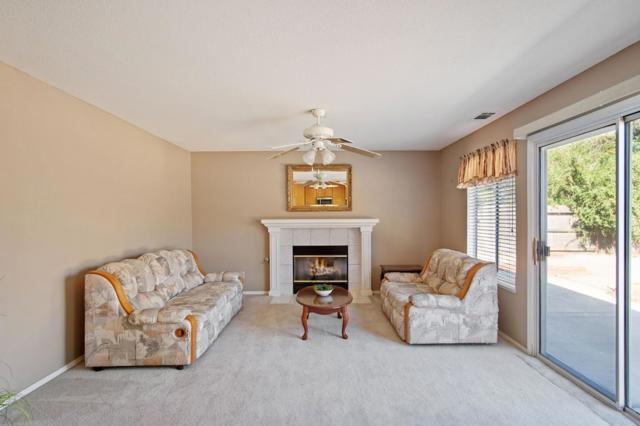 1622 Fir Drive, Los Banos CA: https://media.crmls.org/mediaz/d3798c2e-3c42-4f7f-9dab-9b98f44bff39.jpg