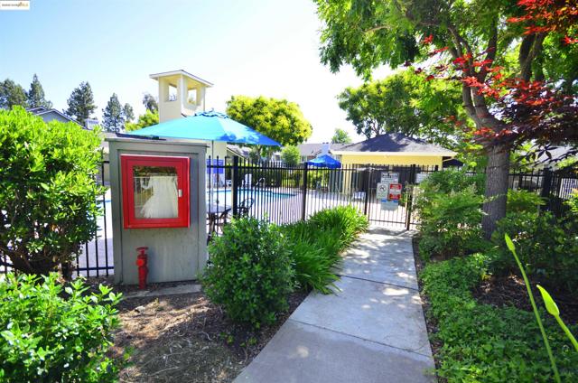 2915 N Texas St, Fairfield CA: https://media.crmls.org/mediaz/d37a6e09-572a-4703-90a5-adce1bd6733b.jpg