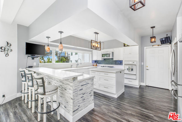 2350 San Marco Drive, Los Angeles CA: https://media.crmls.org/mediaz/d37aadb0-1386-4ddc-a4be-46ca23ebb41b.jpg