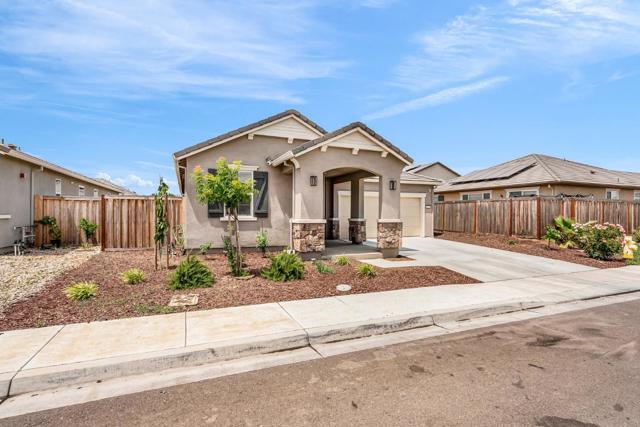 673 Dorset Drive, Patterson CA: https://media.crmls.org/mediaz/d37c0a8c-7b6b-460a-96a3-72d0826064af.jpg