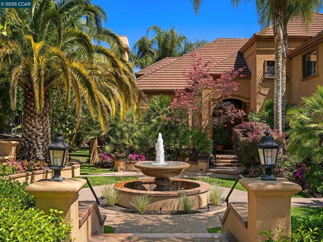 4640 Kingswood Dr, Danville CA: https://media.crmls.org/mediaz/d37c38fa-d17c-49f8-ae44-cc7b91dc0ada.jpg