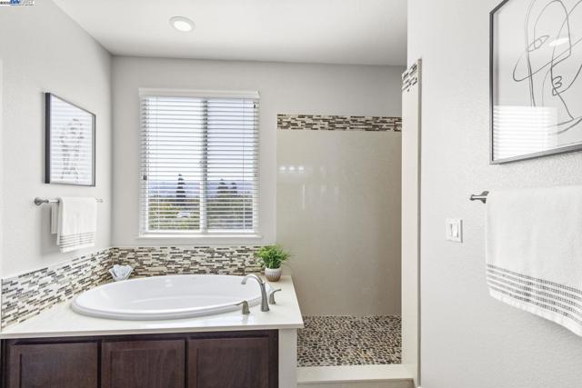 Image 21 of 42 For 6672 Adare Ln