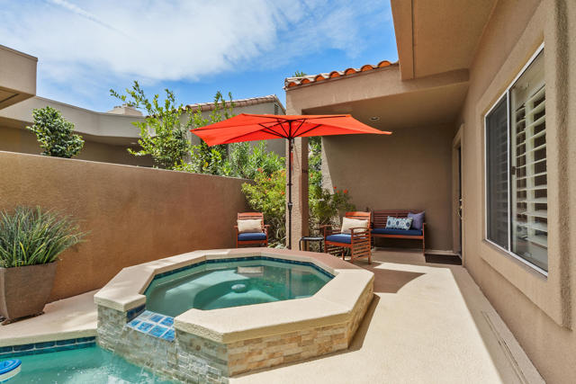 27 Oak Tree Drive, Rancho Mirage CA: https://media.crmls.org/mediaz/d37cd8ef-d9b3-4b92-a335-efba3828f381.jpg
