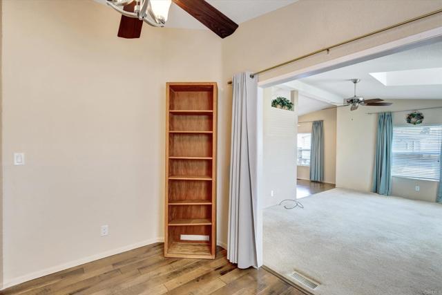 Detail Gallery Image 9 of 26 For 168 Roadrunner Ln, Oceanside,  CA 92057 - 2 Beds | 2 Baths