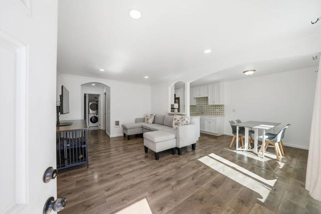 1687 Pentecost Way, San Diego CA: https://media.crmls.org/mediaz/d37cea30-6fff-418c-b055-4c6341d145eb.jpg