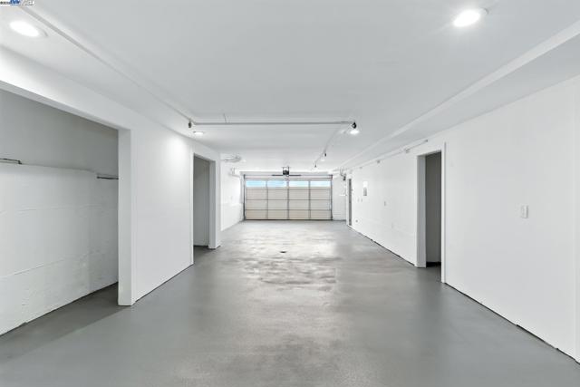 100 Byrne St, Daly City CA: https://media.crmls.org/mediaz/d37cfec0-91ef-4430-b0a5-48c552e81823.jpg