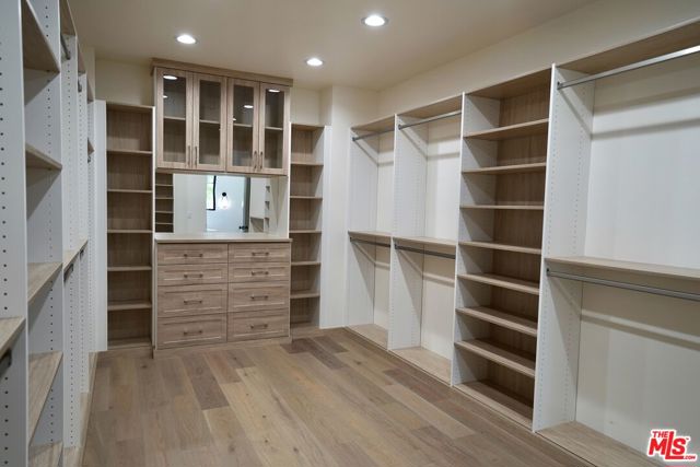 1441 S Oakhurst Drive, Los Angeles CA: https://media.crmls.org/mediaz/d37d4618-a118-4614-af79-cd9c206f0e27.jpg