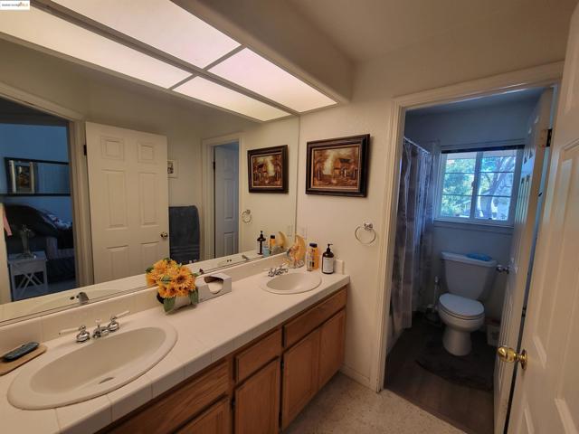 4729 Matterhorn Ct, Antioch CA: https://media.crmls.org/mediaz/d37d7b10-f275-475f-99d0-ca1b07b5faa7.jpg