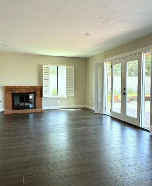 672 Chateau Place, Escondido CA: https://media.crmls.org/mediaz/d37d931b-594b-4304-a7a5-6768988fb521.jpg