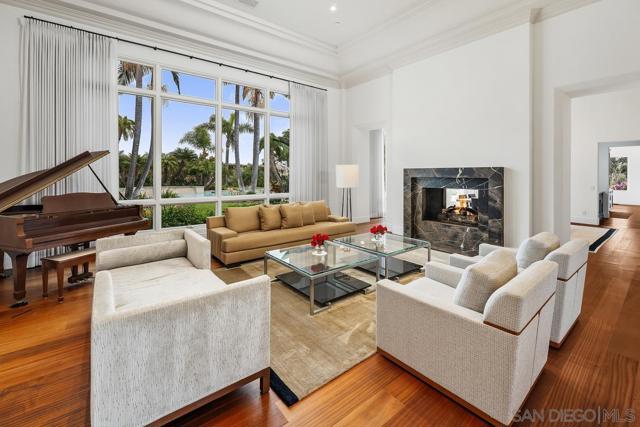 16590 Calle Familia, Rancho Santa Fe CA: https://media.crmls.org/mediaz/d37daec8-0b10-41be-b6be-e740af89ccbb.jpg