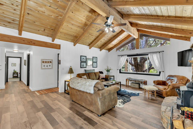 25440 Rim Rock Road, Idyllwild CA: https://media.crmls.org/mediaz/d37dffea-1f16-4eba-ac44-5a40e596325e.jpg