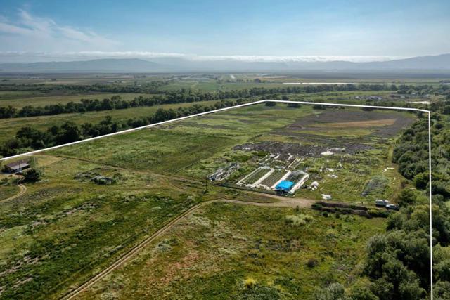 79547958 Lovers Lane, Hollister CA: https://media.crmls.org/mediaz/d37e2802-83de-48d7-84fd-bbcd6c044e1a.jpg