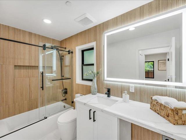 883 Rorke Way, Palo Alto CA: https://media.crmls.org/mediaz/d37eddfa-e4d1-4119-b505-5dc4e51a5f03.jpg