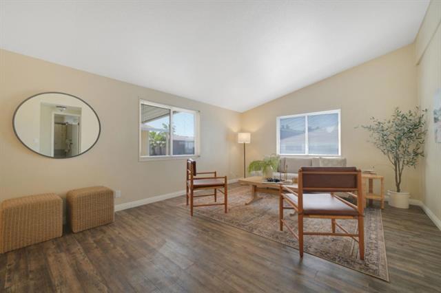 Image 17 of 45 For 5689 Red Oak Drive
