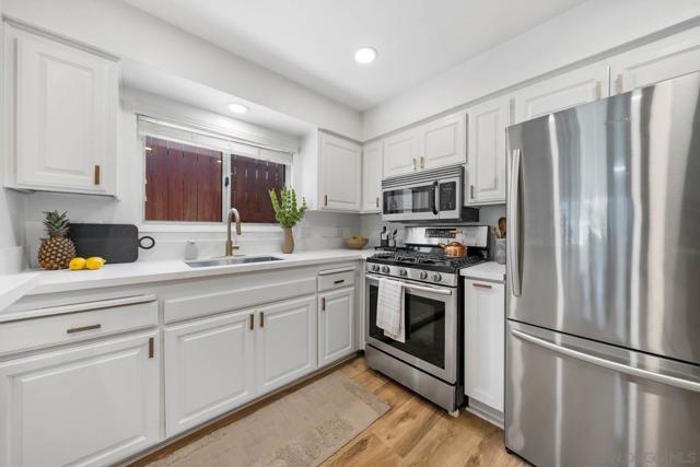 617 Cathy Ln, Cardiff by the Sea, California 92007, 2 Bedrooms Bedrooms, ,1 BathroomBathrooms,Single Family Residence,For Sale,Cathy Ln,250031805SD