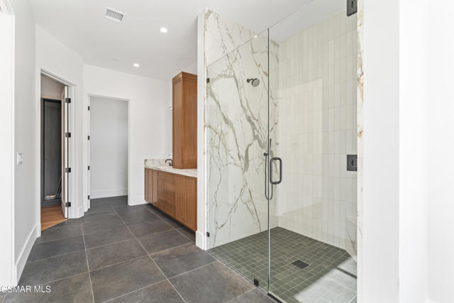 Image 35 of 93 For 532 Corte Corrida