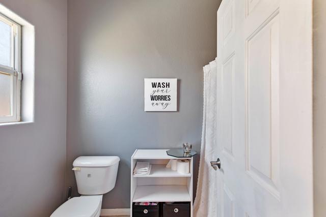 1239 Red Sea Avenue, Thermal CA: https://media.crmls.org/mediaz/d380e595-ef0a-4b68-af3f-ec592ef518cb.jpg