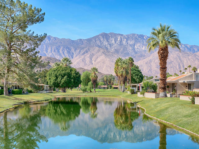 7529 Regency Drive, Palm Springs CA: https://media.crmls.org/mediaz/d381035e-c019-481a-bebb-8c3b3579761b.jpg
