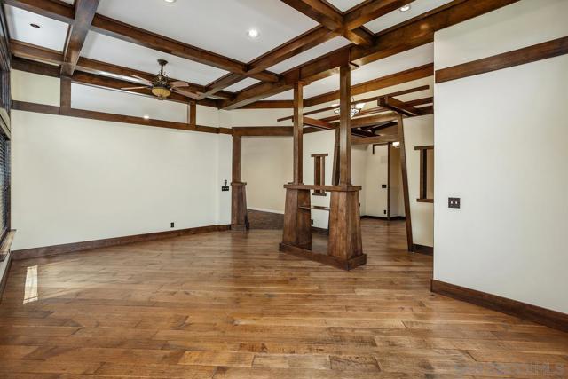 1915 Andrews Ct, Oceanside CA: https://media.crmls.org/mediaz/d381d7d0-db88-4606-86a5-bfc8ed22a69f.jpg