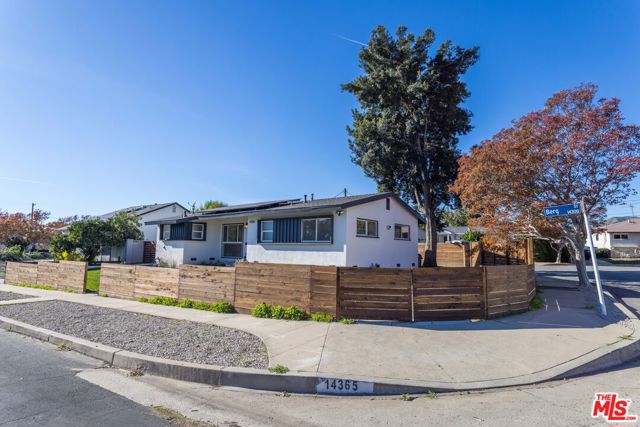 14365 Berg Street, Sylmar CA: https://media.crmls.org/mediaz/d381e6c9-7be6-446c-becc-4f9c34276ce7.jpg